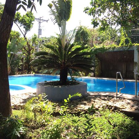 The Pelicans Resort Batangas Exterior photo