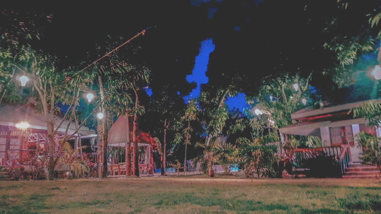 The Pelicans Resort Batangas Exterior photo