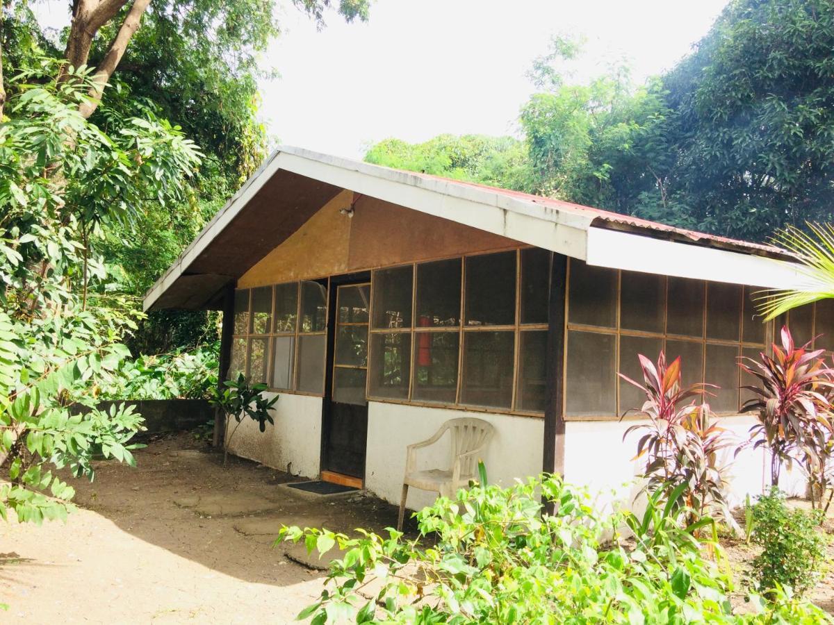 The Pelicans Resort Batangas Exterior photo